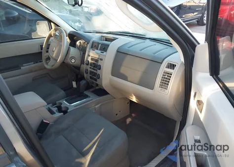 2010 Ford Escape Xlt z USA, uszkodzony, nr VIN 1FMCU0D75AKA35465